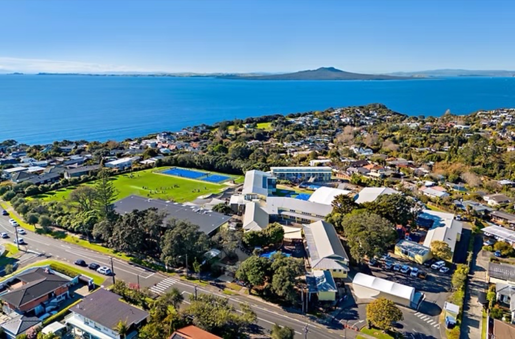 Local view of Campbells Bay, Auckland